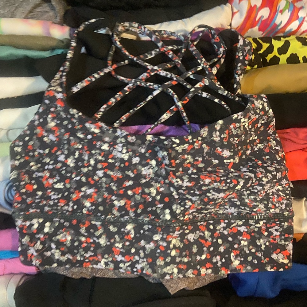 Lululemon sports bra